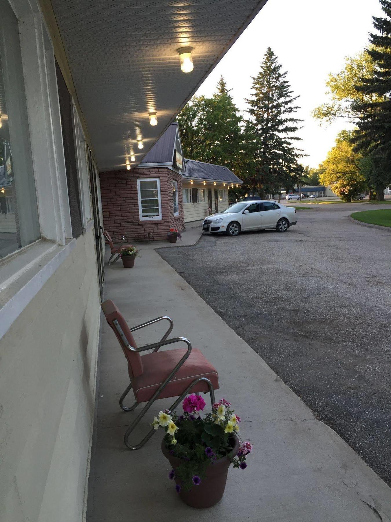 Yellow Quill Motel Portage la Prairie Extérieur photo