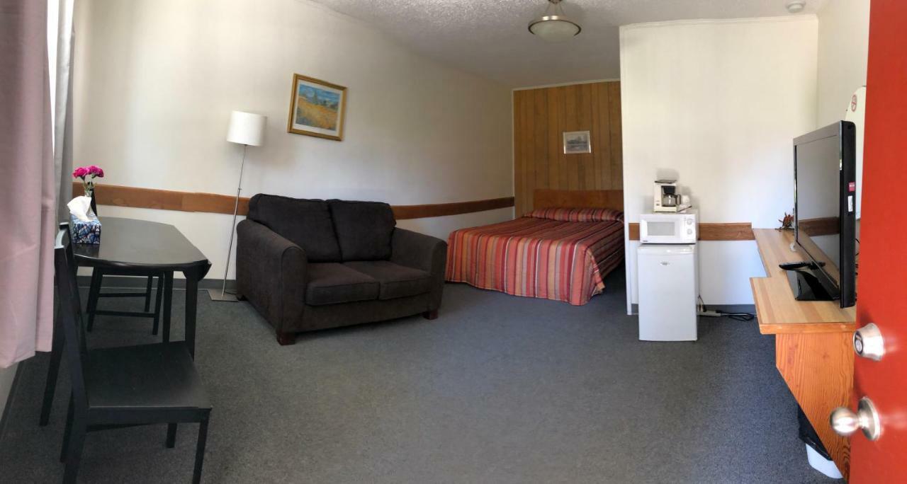 Yellow Quill Motel Portage la Prairie Extérieur photo